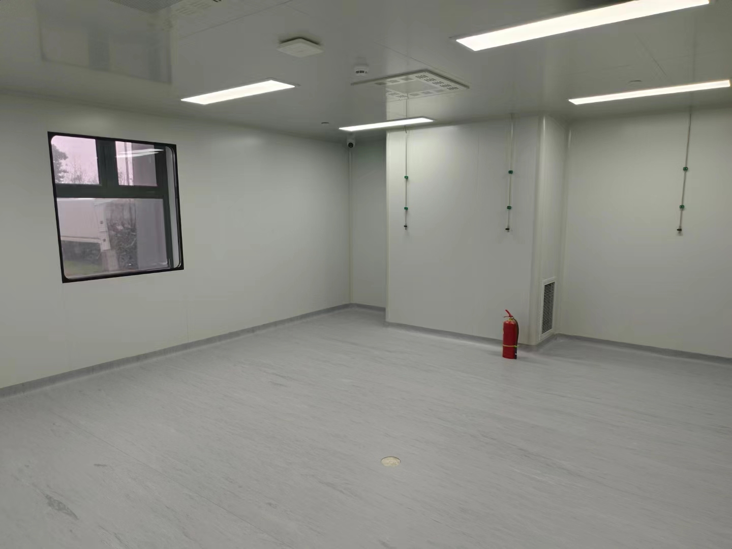 萬級三類醫療凈化車間裝修圖片