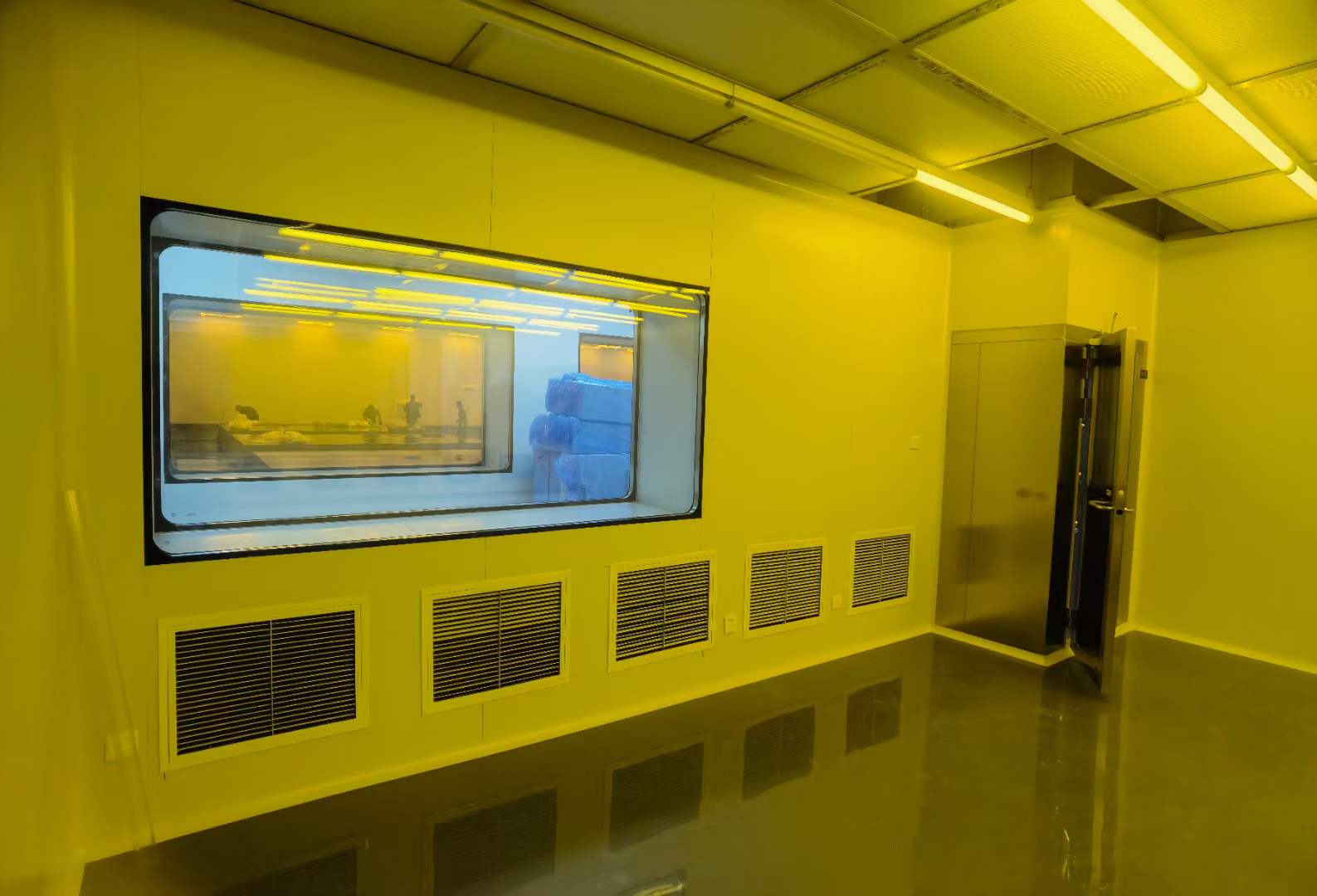 百級(jí)潔凈車間圖片