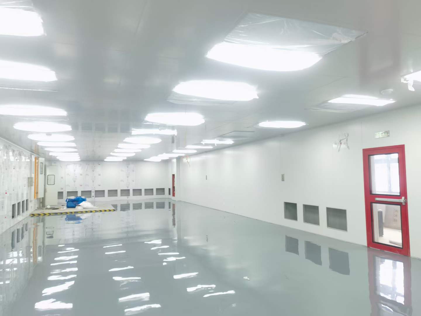 千級(jí)光學(xué)潔凈室圖片 千級(jí)光學(xué)潔凈室圖片